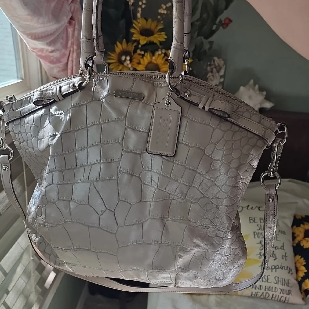 COACH Madison LINDSEY Croc Embossed Large Purse - Picture 3 of 16